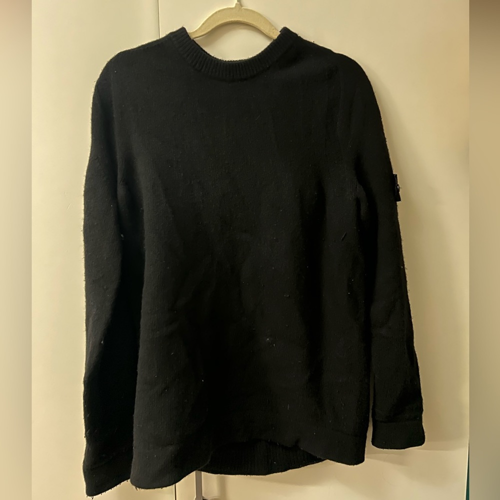 STONE ISLAND KNIT SWEATER SIZE XL

in good condition used